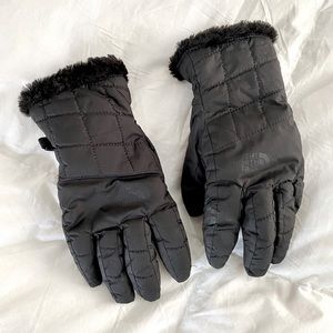 SOLD trade- Women’s North Face gloves